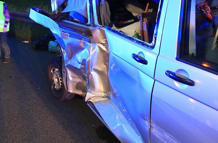 An A3 bei Wiesentheid: Frontalcrash mit Transporter - drei Verletzte