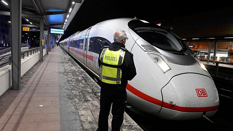 Mann droht mit Anschlag in ICE