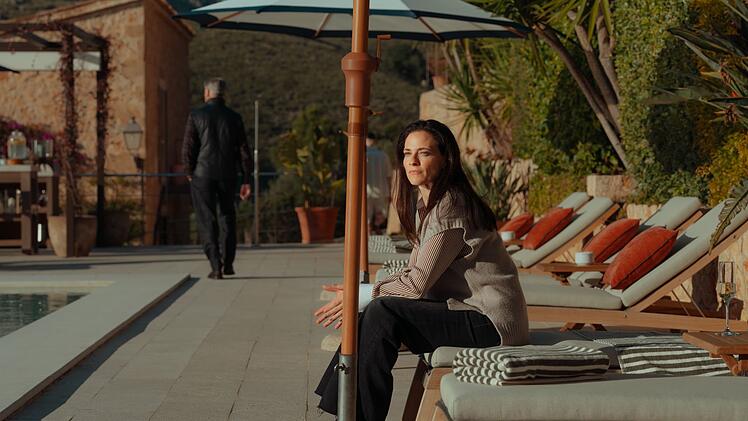 Kevins Frau Bella (Laura Pulver), die mit Conrad zusammen Sohn Eddie hat, verfolgt auch in Staffel zwei ihre eigenen Ziele.