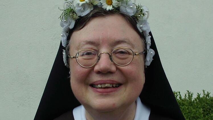 Blanka Neubauer mit dem schwarzen Schleier und Kopfschmuck nach dem Ablegen der Profess vor einigen Wochen. Foto: FT-Archiv/Fehn