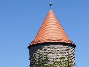 Der dicke Turm in Münnerstadt: Bei der Führungsreihe "#oh!wieschönistmünnerstadt" am 22. August steht die Geschichte der Stadtarchitektur im Mittelpunkt.  Foto: Christine Schikora