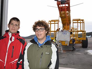 Patrick Halboth (rechts) war im Esrange Space Center nahe von Kiruna (Schweden). Mit dabei war auch Florian Corell aus Gaukönigshofen. Er erhielt den Schwedenaufenthalt für seine Leistungen bei Jugend Forschtim Bereich der Physik. Foto: privat