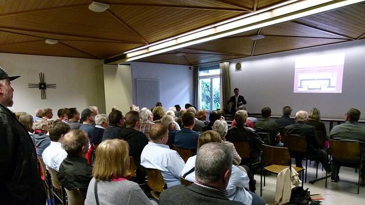 Der Bürgerdialog in Sachen Bahnausbau ging im Pfarrheim St. Otto für Bamberg Nord weiter. Foto: Marion Krüger-Hundrup