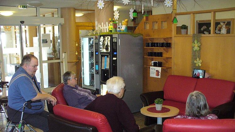 Die Senioren in Ludwigsstadt hatten viel Spaß beim Video-Chat mit dem Fränkischen Tag. Foto: BRK-Seniorenheim Ludwigsstadt