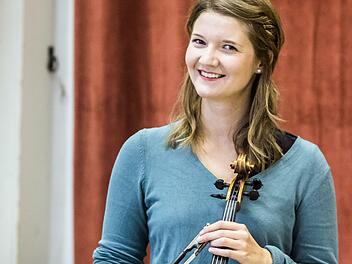 Annemarie Birckner ist Bratschistin im Philharmonischen Orchester Landestheater CoburgFoto: Jochen Berger
