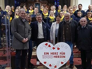 Große Freude herrschte bei der feierlichen Spendenübergabe an die „1000 Herzen“.