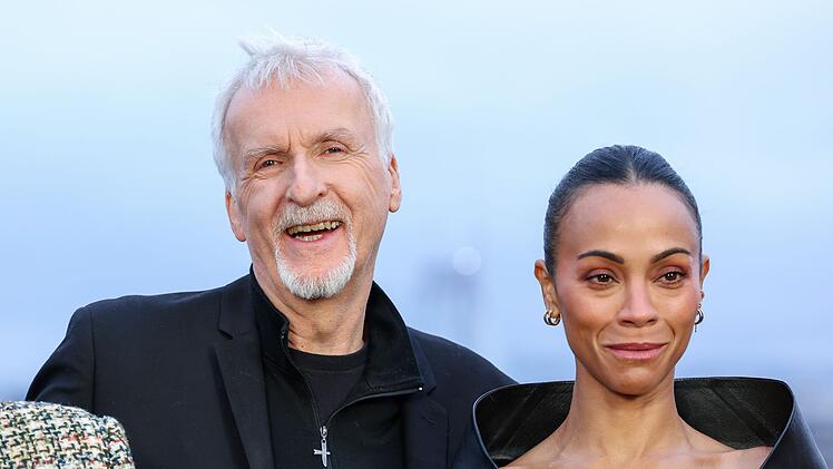 Er habe an sie "als K&uuml;nstlerin gepr&auml;gt": Zoe Salda&ntilde;a ist voll des Lobes &uuml;ber "Avatar"-Regisseur James Cameron.