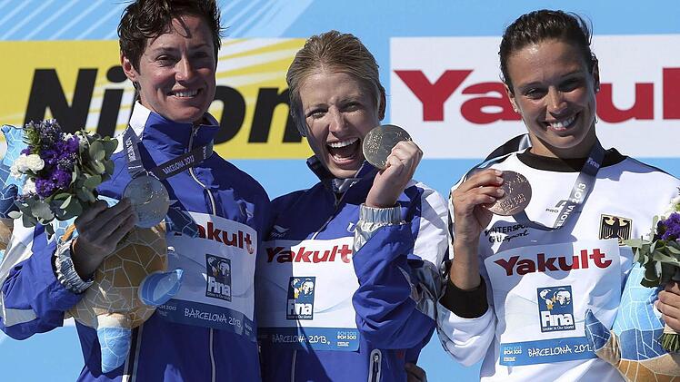 Wer ist die schönste Klippenspringerin im Land? Von links: Cesilie Carlton (USA/Silber), Ginger Huber (USA/Gold) und Anna Bader (Deutschland/Bronze). Fotos: Alejandro Garcia und David Ebner/dpa