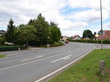 Das Straßenbauamt hält die Kreuzung für ordnungsgemäß und verkehrssicher ausgebaut - somit entfallen die Zuschüsse von der Regierung.  Foto: Thomas Micheel