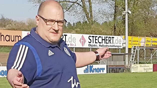 Manfred Kriesche rührt derzeit fleißig die Werbetrommel, um neue Fußballer für seinen VfL Frohnlach zu bekommen.