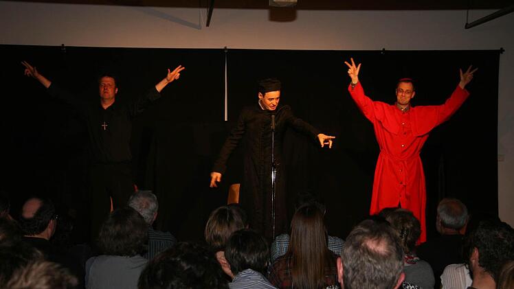 Beim Werbeblock der Kirche sollten alle Mitsingen - und der Refrain lautete: Nur katholisch ist die richtige Wahl".