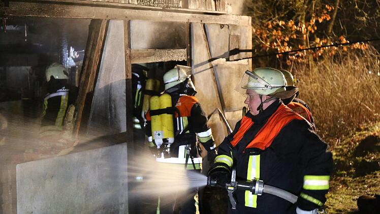 War ein Feuerteufel am Werk? Eine Brandserie hielt über Ostern Feuerwehren und Polizei in Atem.News5/Feuerwehr Kulmbach