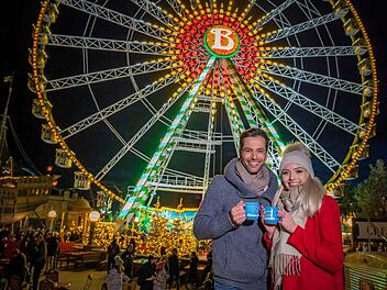 Nur eine von vielen winterlichen Attraktionen im Europa-Park: das Riesenrad "Bellevue" mit seinen stimmungsvollen Lichtern. inFranken.de verlost Ehrenkarten f&uuml;r den Europa-Park in der Wintersaison. Foto: Europa Park