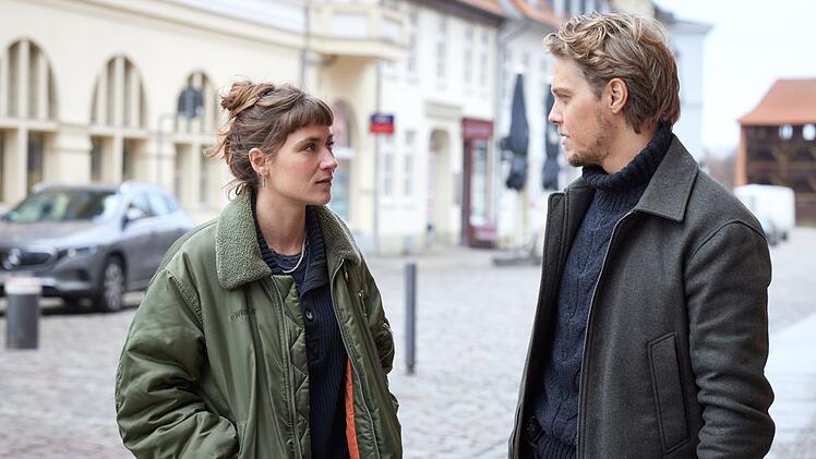 Jule Zabek (Sophie Pfennigstorf) ist sich noch nicht so sicher, wie sie den Austauschkollegen Tomasz Nowak (Jakub Gierszal) finden soll. Er scheint ein guter Polizist zu sein, hält sich aber nicht immer an Abmachungen.