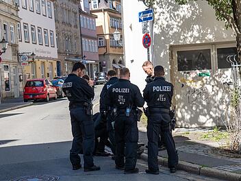 Coburg: Mann nach T&ouml;tung fl&uuml;chtig - warum teilt die Polizei keine Merkmale?