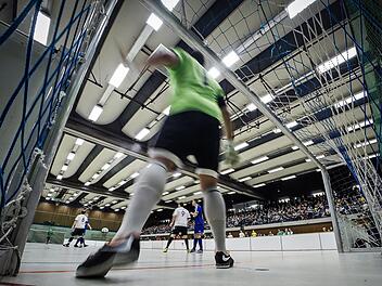 Bei einem Fu&szlig;ballturnier in Oberfranken kam ein Spieler tragisch ums Leben: Der 31-J&auml;hrige erlitt Herzversagen. Jede Hilfe kam zu sp&auml;t. Symbolfoto: Alexander Muck