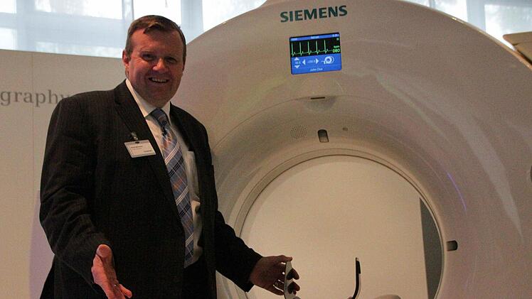 Kümmert sich im Anzug um den Absatz der fränkischen Computertomographen.