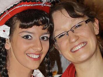 Trainerin Ivonne Gedigk mit Tanzmariechen Bianca Dürrbeck  Foto: privat