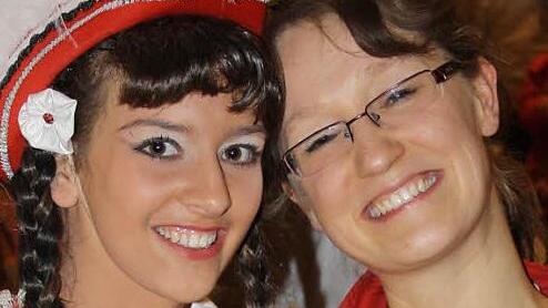 Trainerin Ivonne Gedigk mit Tanzmariechen Bianca Dürrbeck  Foto: privat