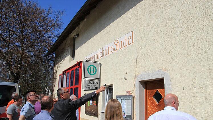 Der Bauausschuss besuchte das Feuerwehr- und Gemeinschaftshaus "Blumenschänke". Jutta Rudel
