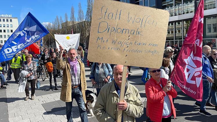 Nürnberg: Ostermärsche mit 1000 Personen: Demonstrationen in zwei Stadtteilen