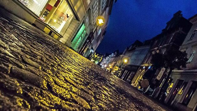 Eine Abendaufnahme vom Coburger Steinweg.  Foto: J. Berger