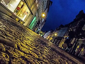 Eine Abendaufnahme vom Coburger Steinweg.  Foto: J. Berger