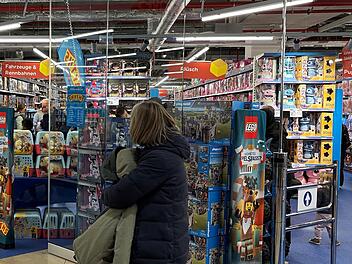 Erlangen Arcaden: Spielzeug-Gigant hat neue Filiale er&ouml;ffnet