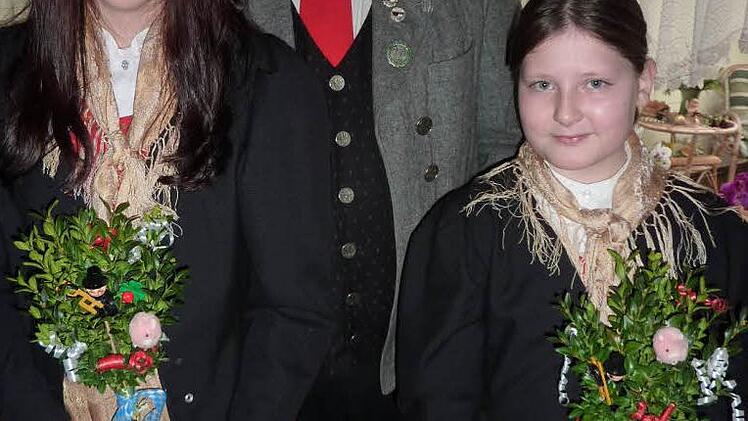 Eine Gruppe der Haiger "Pfefferer" mit Betreuer Matthias Lifka sowie Christin und Anna Lifka (rechts).  Foto: Gerd Fleischmann