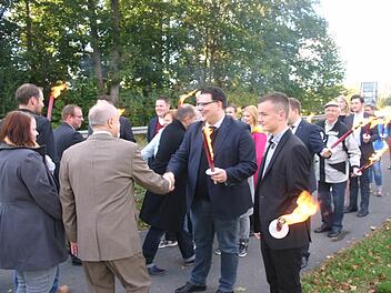 An der Gebrannten Br&uuml;cke trafen sich die Gruppen aus Neustadt und Sonneberg. Foto: Martin Rebhan