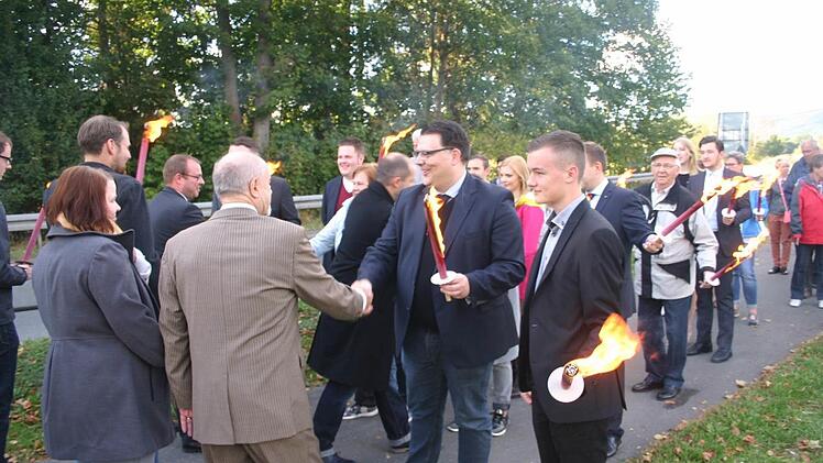 An der Gebrannten Br&uuml;cke trafen sich die Gruppen aus Neustadt und Sonneberg. Foto: Martin Rebhan