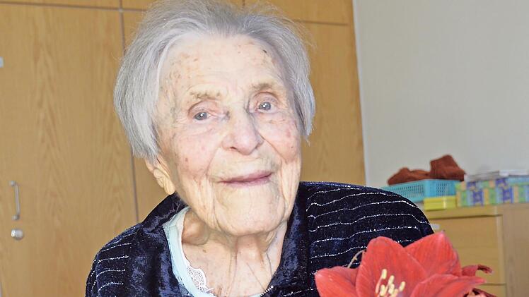 Frieda Leyrer verbringt ihren Lebensabend im Pflegezentrum im Klinikum Forchheim-Fränkische Schweiz in Ebermannstadt.