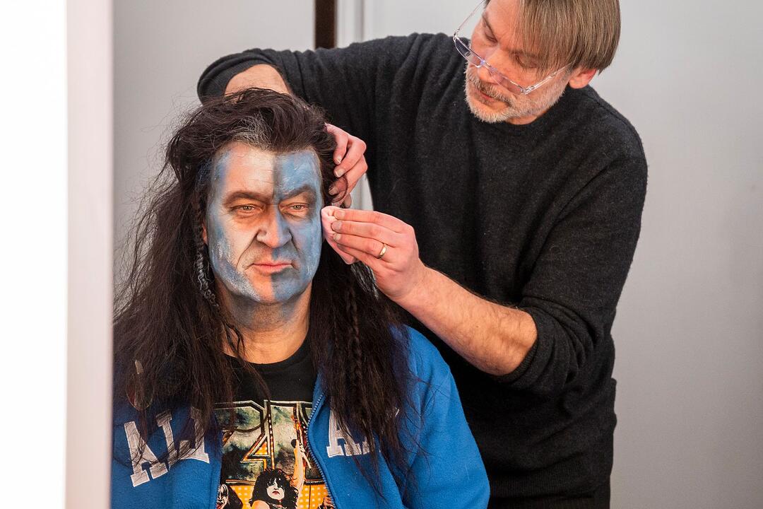 Ministerpr&auml;sident Markus S&ouml;der verkleidet sich f&uuml;r Fastnacht