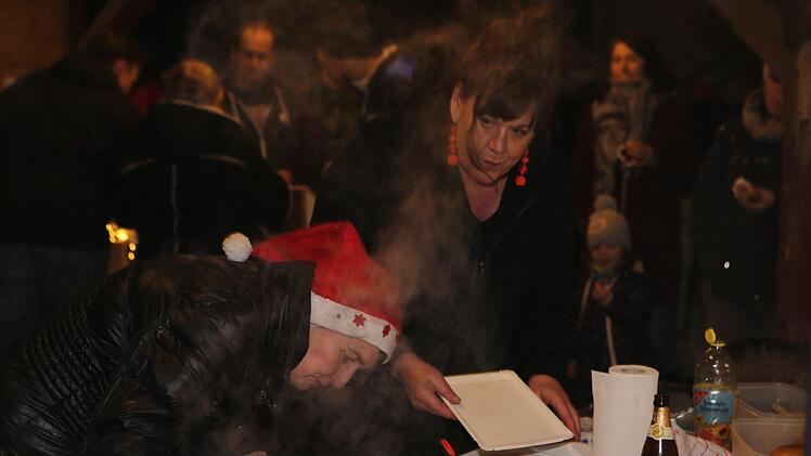 Kritischer Blick: Susanne Will (rechts) schaut Kerstin Väth zu. Thomas Malz