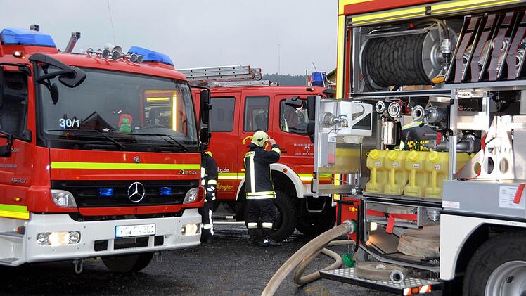 Die Feuerwehr bei den Löscharbeiten in Garitz. Foto: Rauch