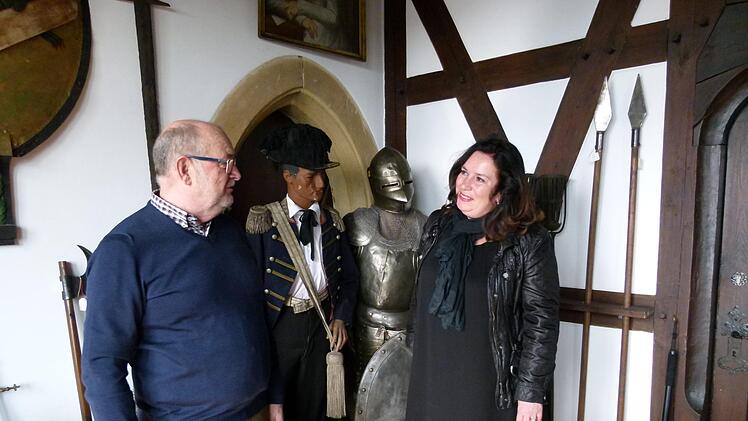 Werner Hipelius und Gisela Schlenker stellten auf der Altenburg das Jubiläumsprogramm vor. Fotos: Marion Krüger-Hundrup