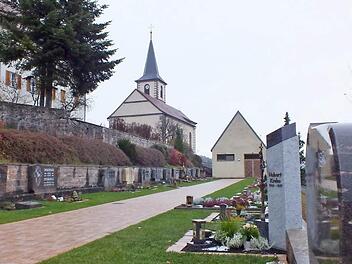 Rund 176 000 Euro hat die Neugestaltung des Premicher Friedhofs gekostet.  Foto: Björn Hein