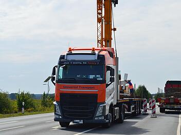 B 470 bei Gremsdorf: 16 Tonnen Stahl auf Abwegen