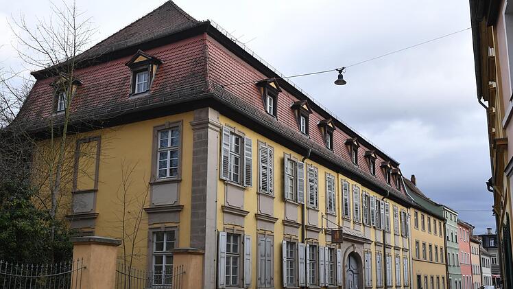 Hier in der Unteren Sandstraße 30 hat das Bamberger Marionettentheater sein Zuhause - und das wird auch noch eine Weile so bleiben. Foto: Ronald Rinklef