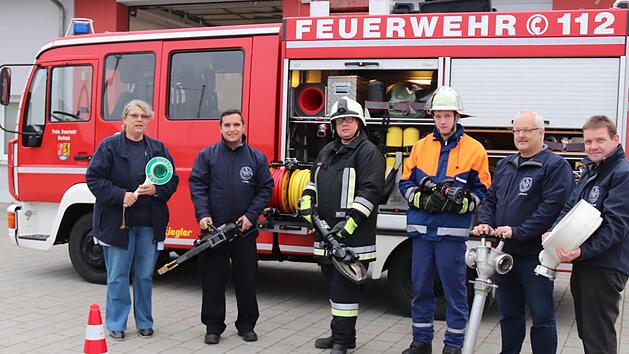 Waltraud Burkhardt, Patrick Sorger (v. l.), Wolfgang Stumpf, Erwin Bergner und Mario Be&szlig;ler (v. r.) haben Rainer Staudigel von Anfang an in ihrer Mitte aufgenommen.    Foto: Johanna Blum