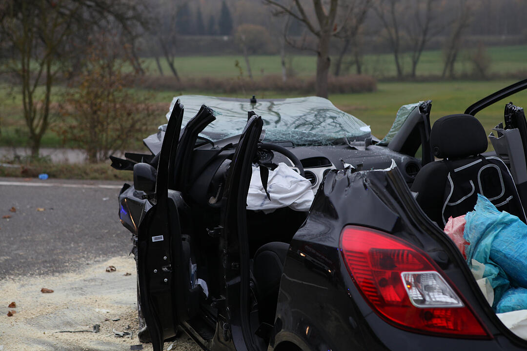 Ansbach: Frontalcrash - zwei Schwerverletzte