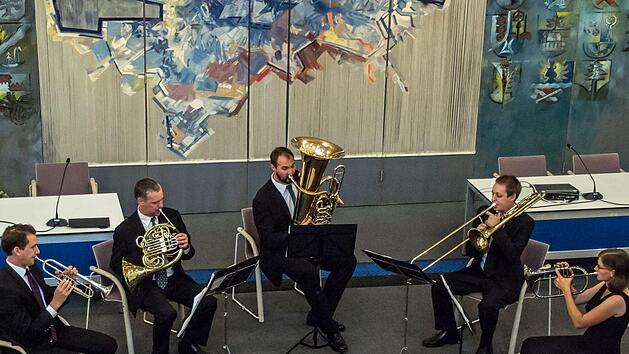 Das Philharmonische Blechbl&auml;serquintett des Landestheaters beeindruckte bei seinem Gastspiel im Landratsamt Coburg.Foto: Jochen Berger