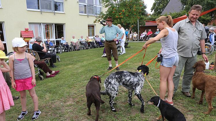 Kinder, Senioren, Jäger und natürlich Hunde
