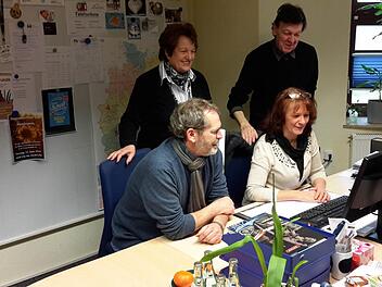 Sie freuen sich über den Fortschritt bei den Planungen für die Unterfränkischen Kulturtage im Juli in Bad Brückenau: Bürgermeisterin Brigitte Meyerdierks und Dieter Sternecker (hinten) sowie Roland Heinlein und Gudrun Friedrich-Kleine (vorn). Foto: Rolf Pralle