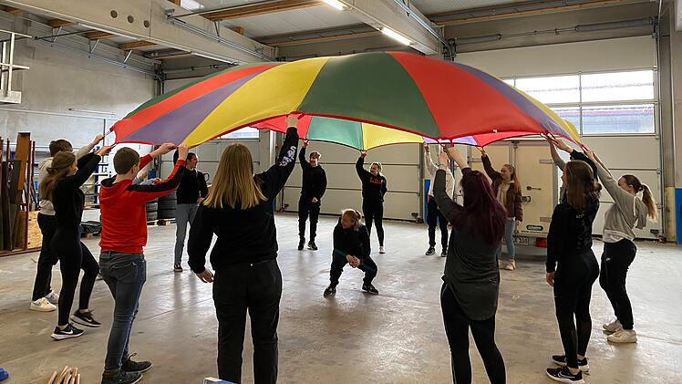 Landkreis Lichtenfels: Von Aufsichtspflicht bis Kinderschminken - neue Spielmobiler wurden geschult