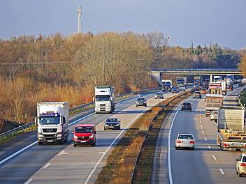 Kleinlangheim: Höhenbeschränkung unter A3-Brücke - welche Fahrzeuge nicht durchfahren dürfen