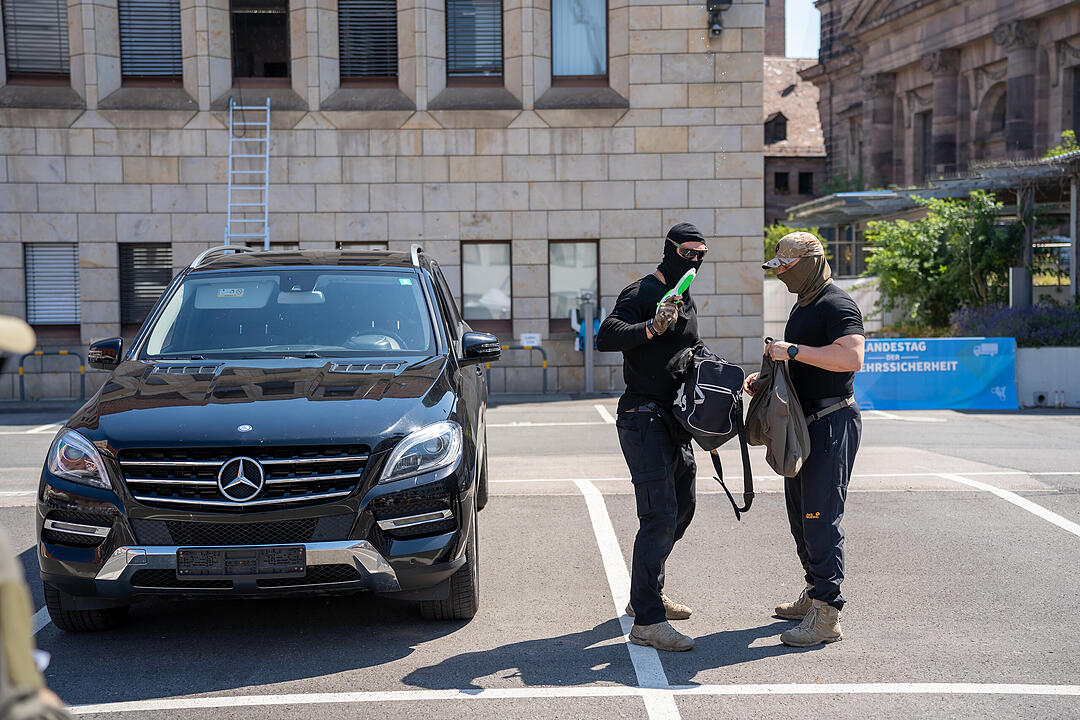 Motto: &bdquo;Sicherheit auf Landstra&szlig;en&ldquo;