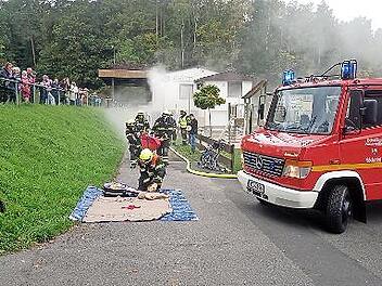 Viele kamen zu Schauübung der Löschgruppe Rothenhof mit der Jugendfeuerwehr Rödental.