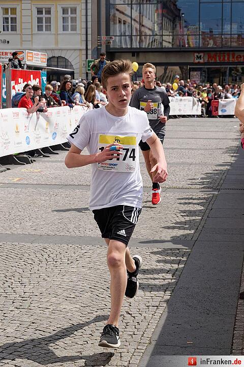 Weltkulturerbelauf 2017 in Bamberg: Der Zieleinlauf am Maxplatz