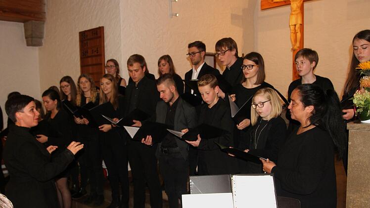 Die Festveranstaltung umrahmte der Jugendchor "Cantarellla" der Sängerlust Eltmann unter Leitung von Sonja Wissmüller.Foto: Günther Geiling